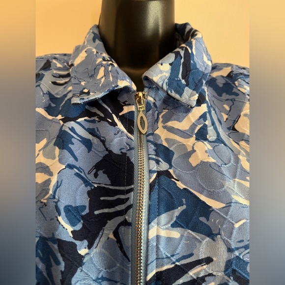 Stylish Blue & White Zip-Up Jacket - Picture 7 of 8